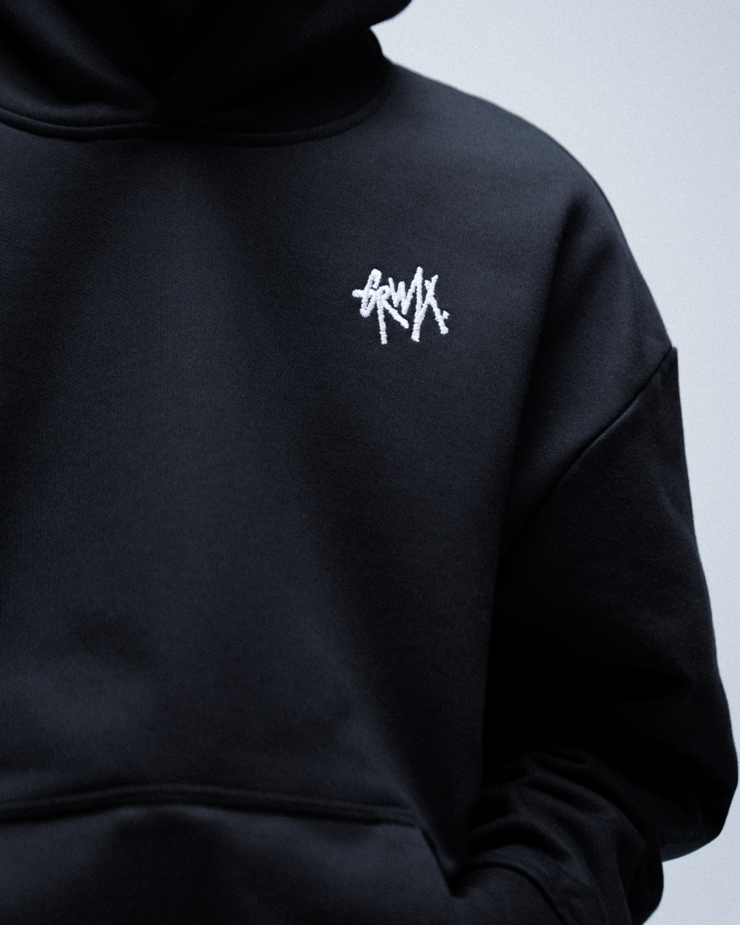 GRWLX LOGO HOODIE BLACK